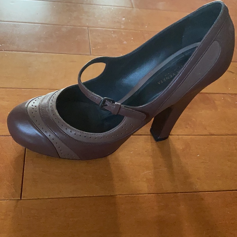Bottega Veneta Mary Jane pumps 4” heels 37.5